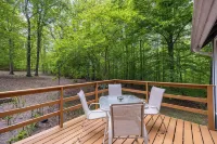 Charming 2-bedroom cottage in lovely Madison with WiFi, AC