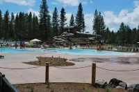 Reimagine your vacation @ this Charming Pet Friendly Sunriver home that sleeps 8