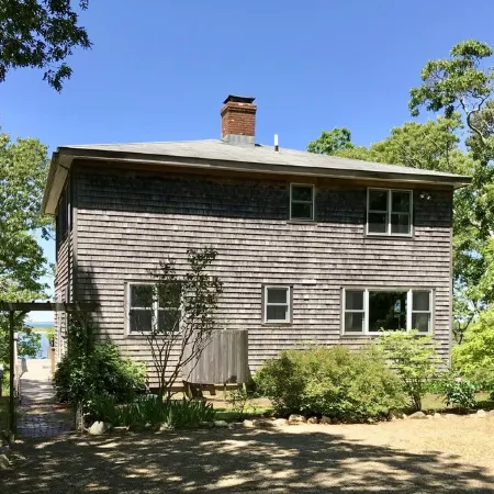 Sparkling Waterfront Gem, Spectacular Views, Private Beach, Great for Kayaks