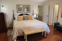 Cozy Country Cottage