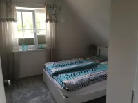 Mien Huus 1 Stylish thatched-roof vacation home in Ostseebad-Nienhagen Hotels in Nienhagen