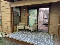 Freshly renovated golf course condo near downtown McCall and Payette Lake!