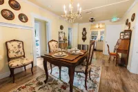 Secret Garden @ Seminole located in the heart of downtown Stuart, FL