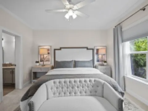 Designer Lake Front Retreat in Quiet Cove on Lake Wylie: King Beds & Bunk Room! スティール・クリークのホテル