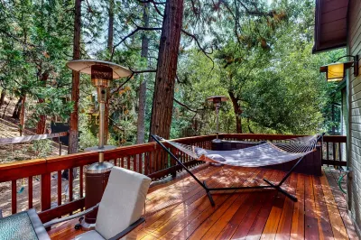 Enclosed Backyard w Running Stream; Walk 2Lake; Dog Friendly! Large 2Story Home