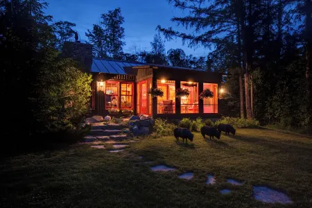 EXPERIENCE LAKESIDE LUXURY AT MAPLE CABIN: YOUR IDYLLIC RETREAT IN STAR LAKE, WI