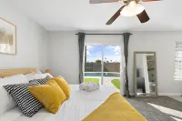 !NEW! Pool + Gym + Free Golf! Family Desert Oasis