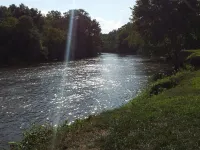 Wild Bills Riverfront Escape - Garden hot tub Hotels in Cowee