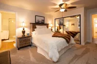 Riverfront Cottage Epic Walkable Location on River