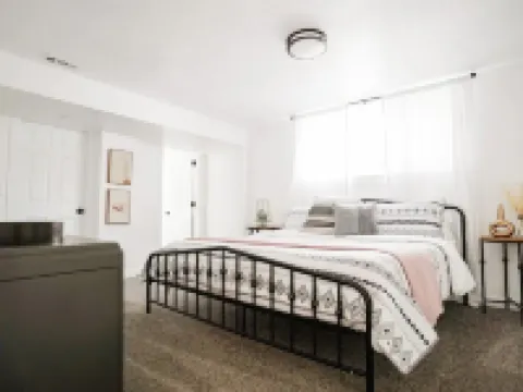 Bright 5-BDR Home in the heart of Ogden-3600 sq.ft 奧格登酒店