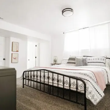 Bright 5-BDR Home in the heart of Ogden-3600 sq.ft