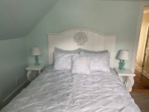 West Harwich- Cozy Cape House walking distance to Dennis Port & Bell's Neck path Hotels in Harwich