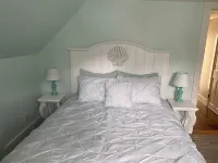 West Harwich- Cozy Cape House walking distance to Dennis Port & Bell's Neck path Hotel a Harwich