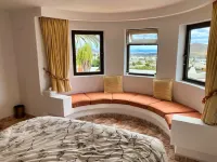 Spectacular rental home - Ocean and mountain view. Heated pool. Sleeps 6