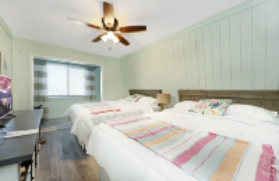 Cozy 3 Bed/2 Bath Beach House, Only Steps to the beach. Pet Friendly. EV Charger