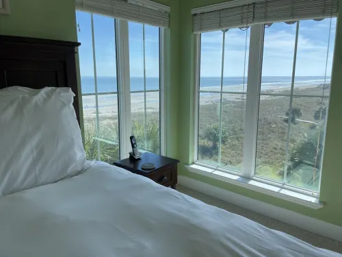 Beachfront 2-bedroom condo with breathtaking ocean views from every room!