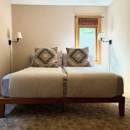 Spacious 4-bedroom light-filled house in Pine City on Lake Pokegama