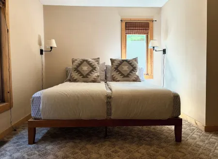 Spacious 4-bedroom light-filled house in Pine City on Lake Pokegama