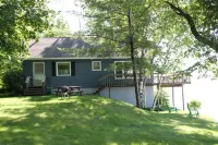 Panorama Waterfront Guest House North of Sturgeon Bay on the shore of Green Bay