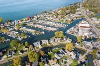 Charming cottage right on the canals of Lake St. Clair!