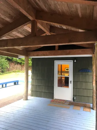 Diamond House, cozy home in a park-like setting Отели в г. Кетчикан Гейтуэй