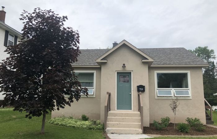 Cozy remodeled cottage in heart of Ashland/Chequamegon Bay/Lake Superior