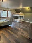 Lake & Oaks Hideaway- Hidden Cabin on Private Lake
