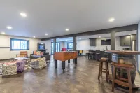 Sandalwood Retreat on Round Lake - Enjoy our screened porch & gorgeous sunsets ￼