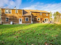 Spacious Home Close to Beaches! 3BR, Dog & Family Friendly, 30 Mins to Portland Hotels in Biddeford