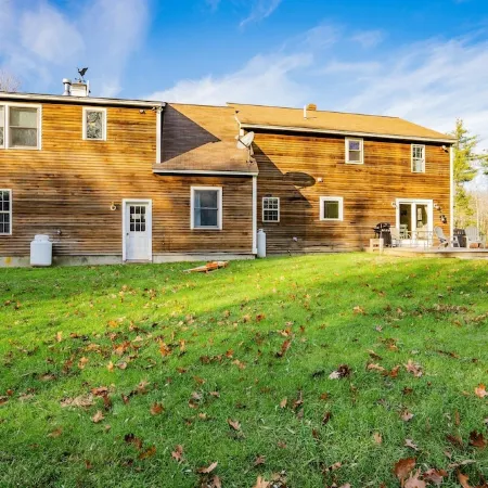 Spacious Home Close to Beaches! 3BR, Dog & Family Friendly, 30 Mins to Portland