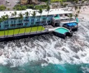 NEW !!!  DIRECT OCEANFRONT SUNSETS and crashing waves!Newly remodeled! GORGEOUS Hotels near Keauhou-Kona Surf/Racquet