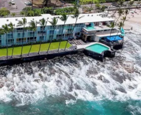 NEW !!!  DIRECT OCEANFRONT SUNSETS and crashing waves!Newly remodeled! GORGEOUS Отели рядом с достопримечательностью «Уайт Сандс Виллидж»