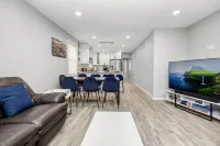 FREE Parking Modern Duplex King Beds near EWR& NYC
