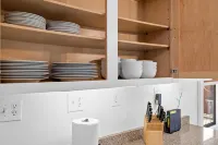 Lux 4br 3ba, hot tub, stargazing, HUGE gameroom, 10 min to Summersville Lake Hotels in Summersville