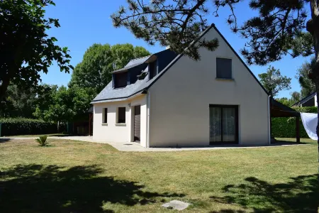 Rent House 400m from the beach