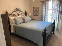 3 Bedroom with private yard, Large Pool, Close to Downtown Fountain Hills