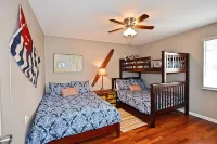 "The Cabin" at North Alabama Sailing Marina - Sail, Fish, Ski or Just Relax!