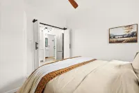 Cozy chic downtown Oakland condo.