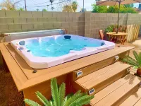 Heated Pool & Hot Tub ⭐️ Mins to Old Town, ASU, Hiking and ⛳️