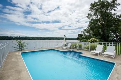 Hudson River Waterfront/Hits 2 Miles Away/Spec Views/Pool/Stars/Deck/Private