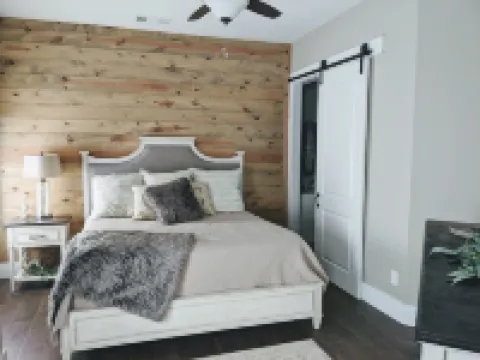 Beautiful condo in downtown Blue Ridge!