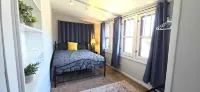 Downtown Oak Park/Fast WIFI/Free Parking/ Victorian Home/Sleeps 6