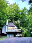 Cozy Mountain Retreat — Close to Slopes & Town