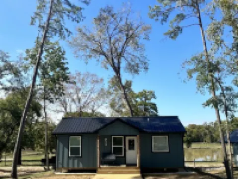 Newly constructed waterfront cabin C1 with pond and Trinity River views Hotels in Trinity County