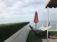 OCEANFRONT! 2 Suites + 1bdrm&ba! BEACH HOUZ!