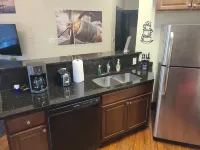 523 D - Downtown Apartment Next to Brewery