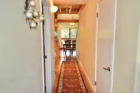 Private Top Corner Condo Just 5 Mins to JH Ski Resort- Great Views + Deck & BBQ! Hotels in Wilson