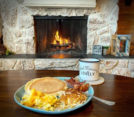 Bel-Hygge 🐋Chalet, cozy comfort the AK way Отели рядом с достопримечательностью «Зоопарк Аляска»