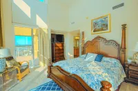 Luxurious penthouse with all the amenities. Oceanfront with fabulous views.