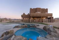 Bohemian at the Boulder's: spa, pool and desert views!